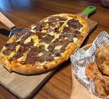 Grilled Beef Butt Pizza (10-inch)