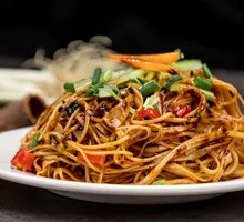 Scallion Oil Roast Meat Noodles