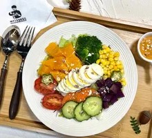 Seasonal Vegetable and Fruit Salad