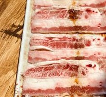 Sauce-Drenched Beef Rolls