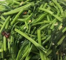 Stir-Fried Garlic Chrysanthemum Stems