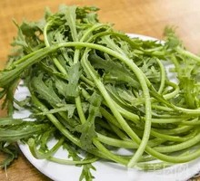 Chinese chrysanthemum greens
