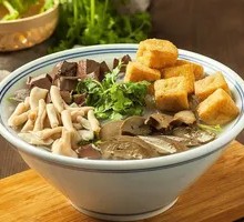 Classic Duck Blood and Vermicelli with Flower Buns