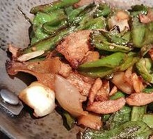 Premium Chili and Pork Stir-fry