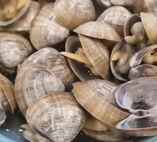 Sichuan-Style Boiled Clams