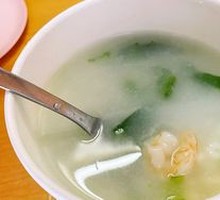 Spinach and Shrimp Noodle Soup