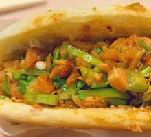 Chicken Roujiamo