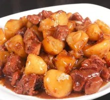 Beef Stewed with Potatoes