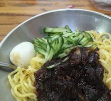 Zhajiangmian