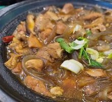 Braised Chicken with Mushroom and Vermicelli in Clay Pot
