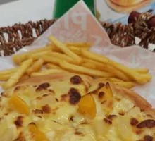 Single-Portion Peach Fruit Pizza