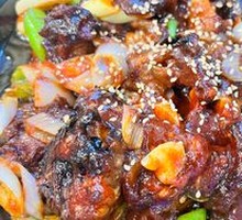 Spicy Stir-Fried Pig Trotters