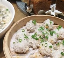 Lotus Leaf Steamed Pork Ribs with Sticky Rice