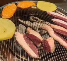 Freshly Sliced Beef Tenderloin筋