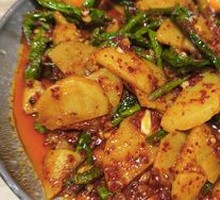 Stir-Fried Potato Slices with Dried Chilies