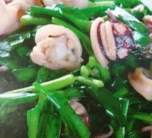 Stir-fried Cuttlefish with Leeks