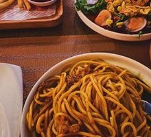 Classic Bolognese Spaghetti