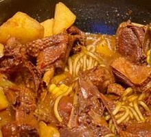 Stewed Goose in Iron Pot