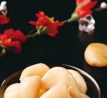 Sweet Pickled Garlic