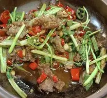 Stir-Fried Beef with Yellow Onion