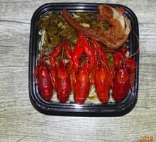 Old Jar Sichuan-Style Spicy Crawfish Noodles