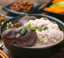 Shiitake Mushroom and Pork Meatball Soup