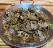 Stir-Fried Chicken in Iron Pot
