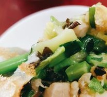 Three-vegetable Potstickers