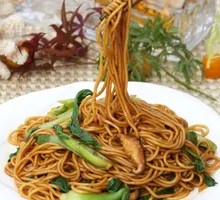 Vegetable Stir-Fried Noodles