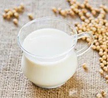 Homemade Nutritious Soy Milk