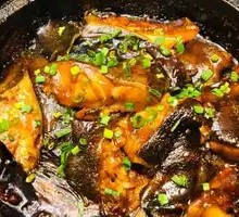 Braised Fish Head in Clay Pot with Sauce