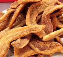 Crispy Pork Rind with 2:8 Fat-to-Meat Ratio