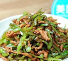 Stir-Fried Pork Shreds with Green Chili