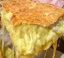 10-Inch Bursting Durian Pizza