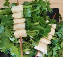 Cilantro-wrapped tofu skin rolls