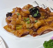 Golden Onion Stewed Pig Trotter Tendons