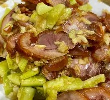 Cucumber with Pork Head Meat