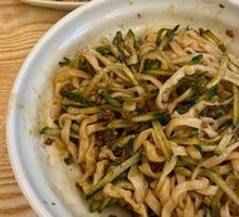 Thick Noodle with Soy Sauce Meat Sauce