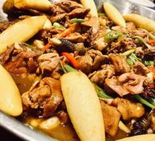 Stir-fried Chicken in Iron Pot