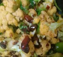 Spicy Stir-Fried Organic Cauliflower