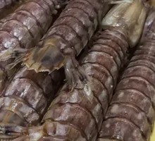 Steamed Prawn in Bamboo Shape