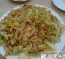 Snow Cabbage Stir-Fried Rice Noodles