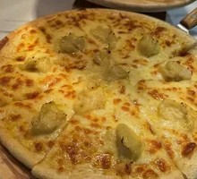 Golden Lychee Durian Pizza