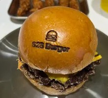 628 Classic Burger