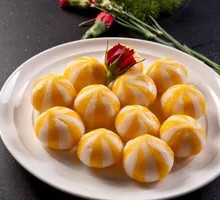 Crab Roe and Crab Meat Dumplings