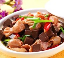 Stewed Pork Intestines with Duck Blood