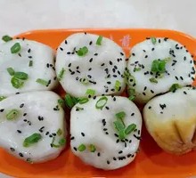 Shanghai Pork Jiaozi (Pan-Fried)