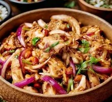 Stir-fried Chicken Riblets Salad