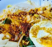 Oil-poured biangbiang noodles