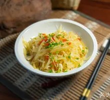 炝拌酸辣土豆丝